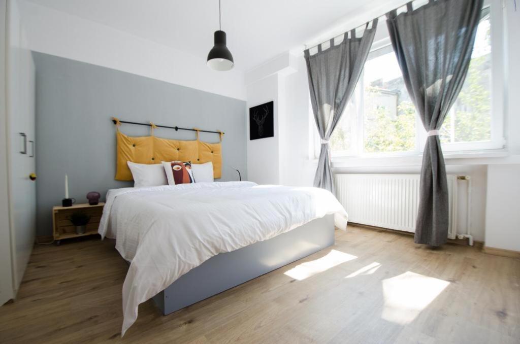 Bright Apartment Near Cismigiu And Old Town Bucareste Exterior foto