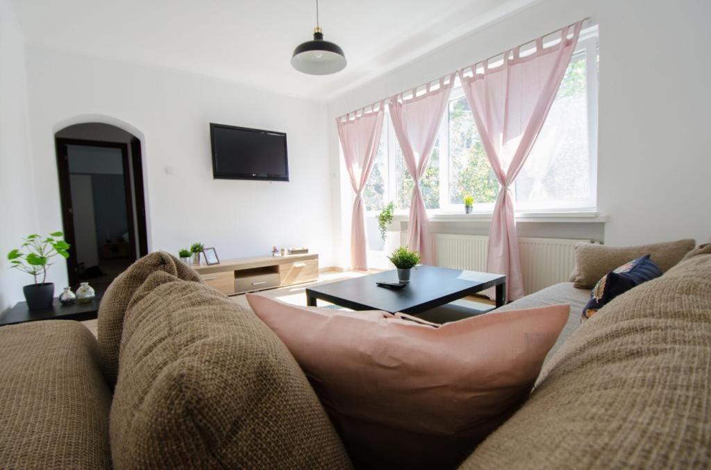 Bright Apartment Near Cismigiu And Old Town Bucareste Exterior foto